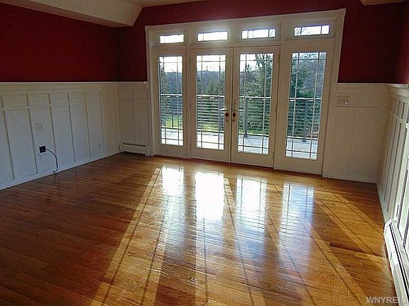 3rd image of 2445 Oakwood Ter