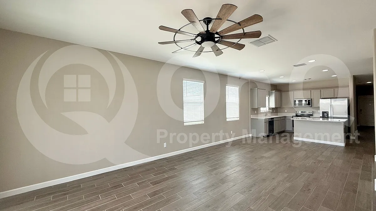 5 bed, 3.0 bath, 1866 sqft, $2,140 — Photo 3