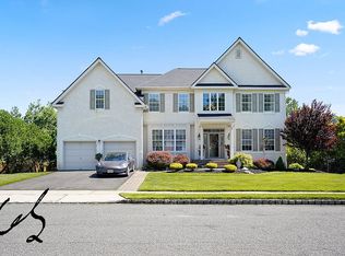 3 Palomino Dr, Marlton, NJ 08053
