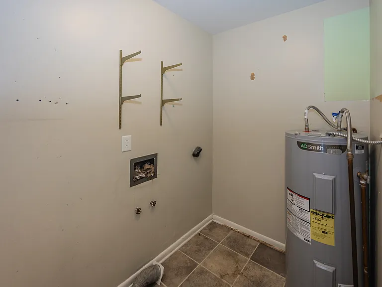 628 Ash Dr — Photo 18