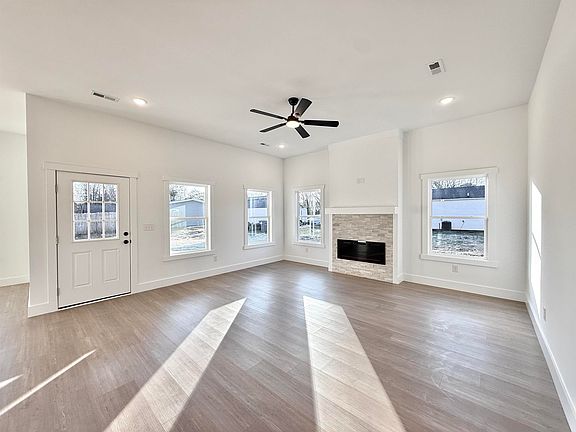 5th image of 177 Cedar Ave