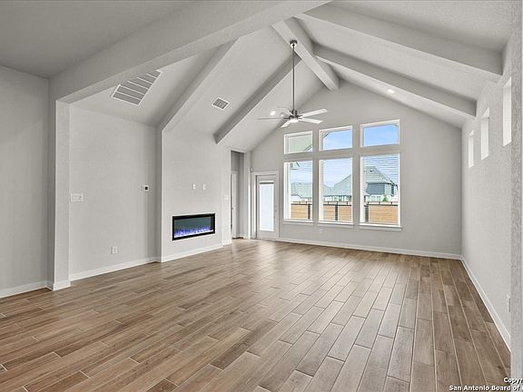 4th image of 1662 Couser Avenue