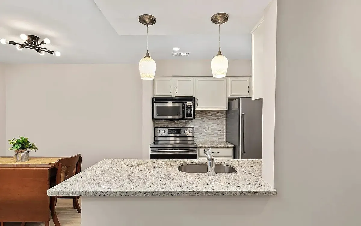1 bed, 500 sqft, $1,500 — Photo 4