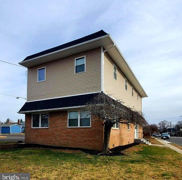 1st image of 102 E Clements Bridge Rd