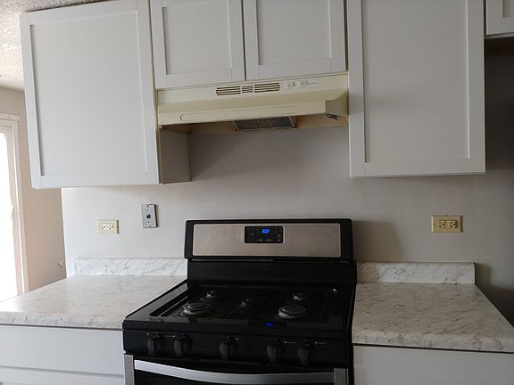 5th image of 4484 Whitney Dr
