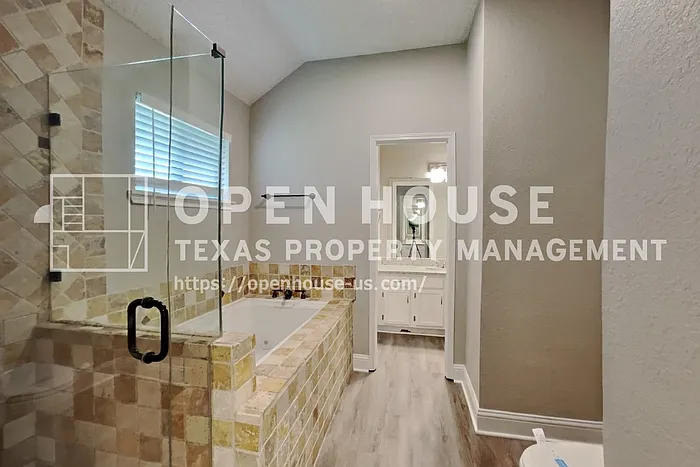 8201 Weatherly Dr — Photo 12