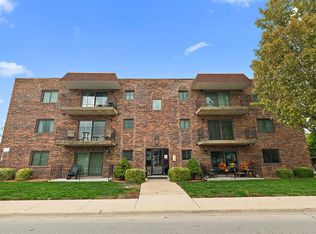 1940 183rd St APT 1C, Homewood, IL 60430