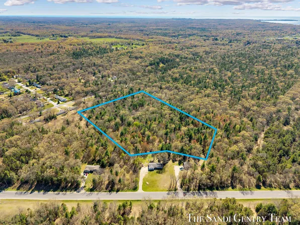 Whitehall Rd, Whitehall, MI 49461
