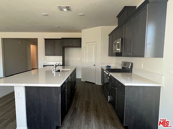 3rd image of 7318 Chetco River St