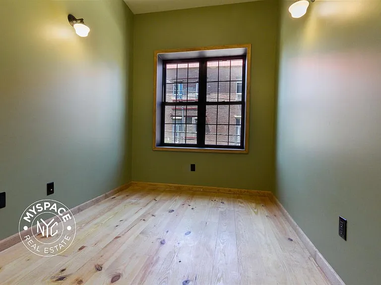 212 Starr St #2L — Photo 3