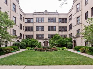 902 Greenwood St #1, Evanston, IL 60201