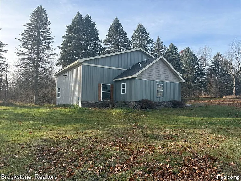 2248 Granger Rd — Photo 4