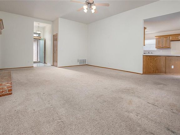 5th image of 317 Morningside Dr