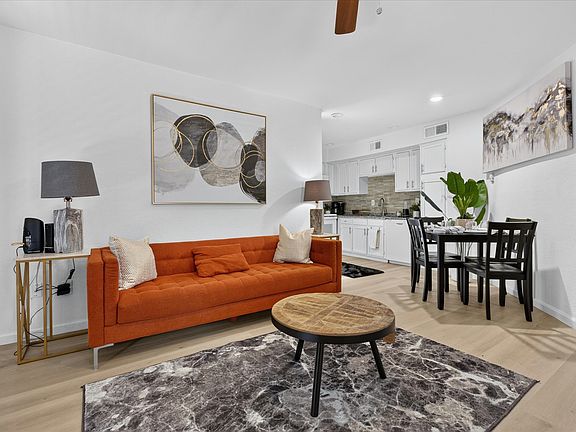 4th image of 9805 Walnut St #112