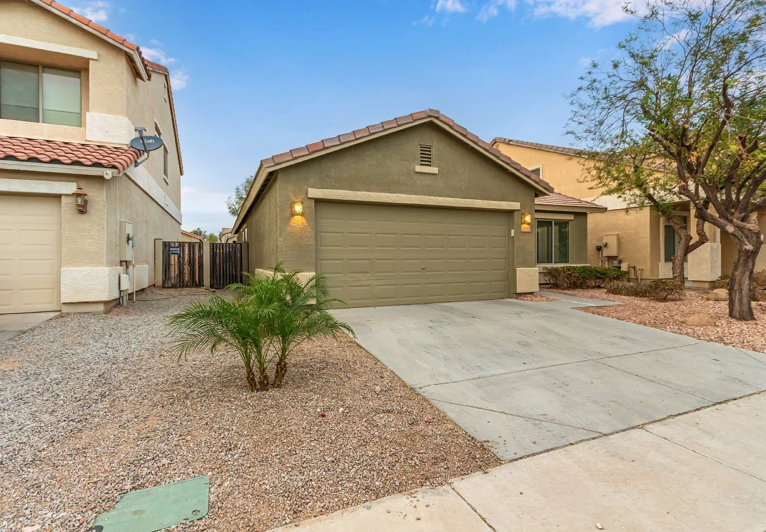 3 bed, 2.0 bath, 1394 sqft, $1,595 — Photo 1