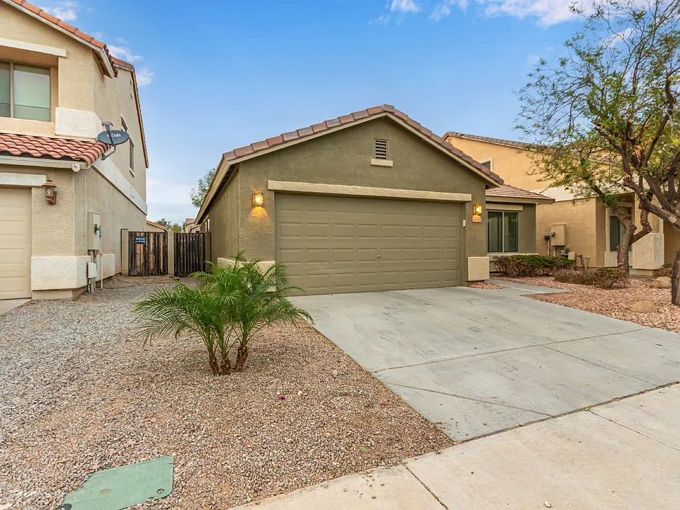 25852 W Globe Ave
