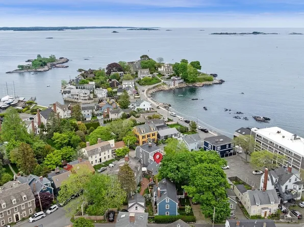31 Franklin St, Marblehead, MA 01945