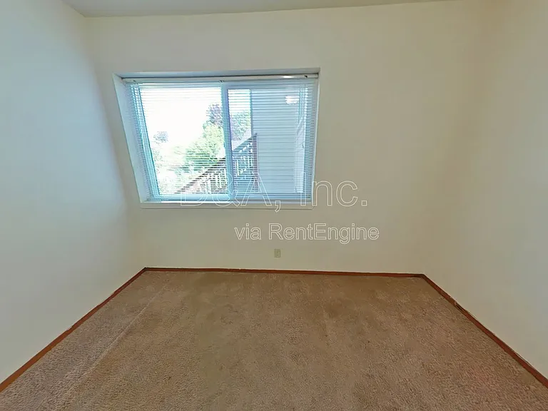 111 NW 11th St #104 — Photo 7