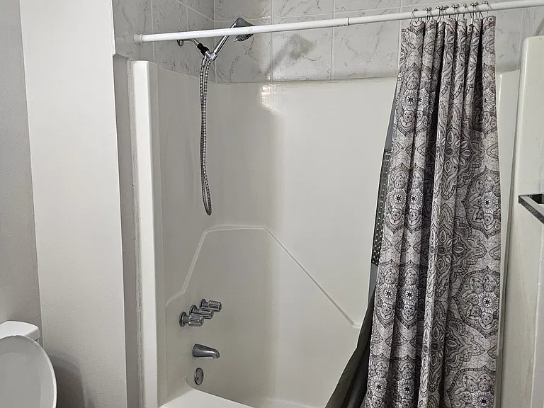 102 Cedar Ct #B — Photo 12