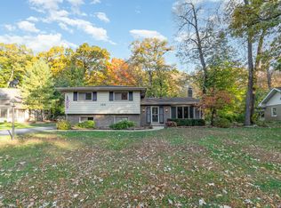 160 E Forest Ln, Palatine, IL