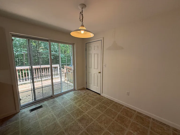 144 Main St #3 — Photo 8