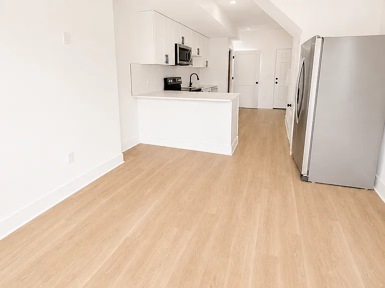 322 S Princeton Ave — Photo 2