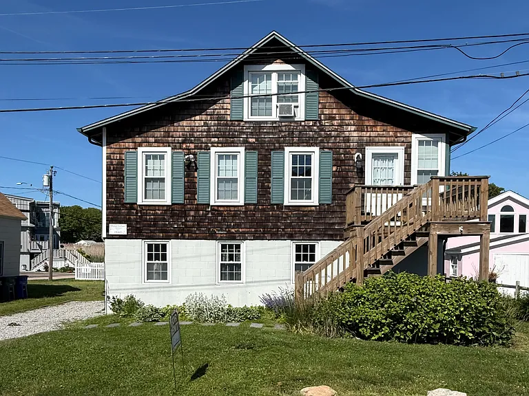 71 Langworthy Ave — Photo 1
