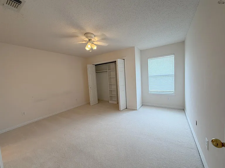 4506 Hollow Ridge Dr — Photo 23
