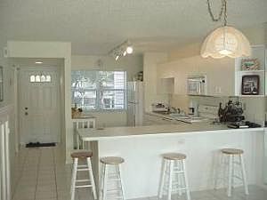 3rd image of 1901 S Roosevelt Blvd APT 101