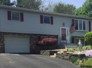 26 Severson Hill Rd, Voorheesville, NY 12186