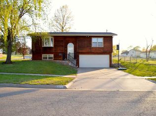 3761 SE Evans Dr, Topeka, KS 66609