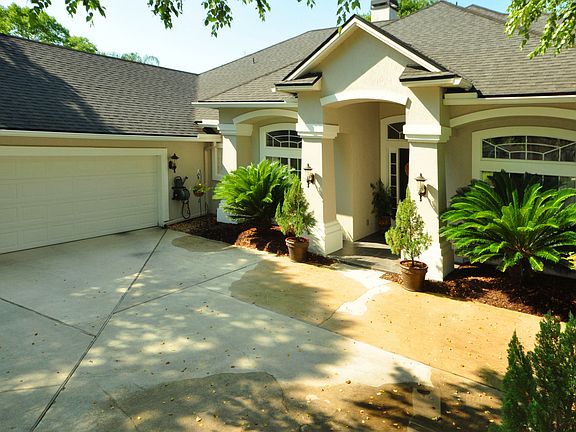 3rd image of 909 E Pleasant Pl
