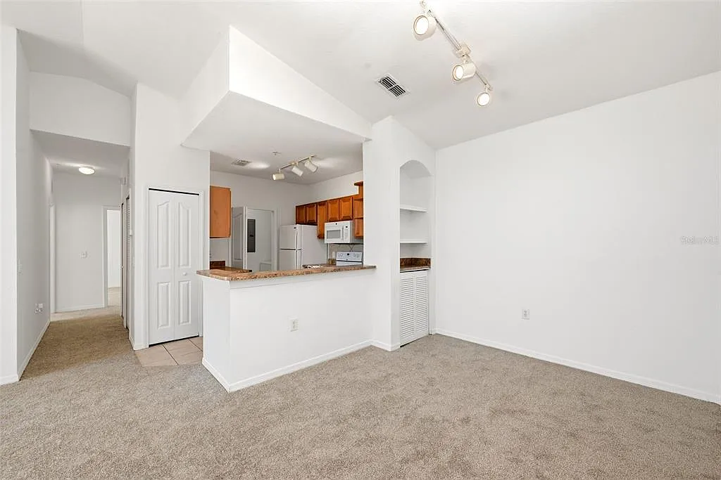 3 bed, 2.0 bath, 1285 sqft, $1,595 — Photo 4