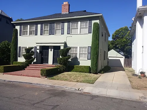 1046 37th St Photo 1