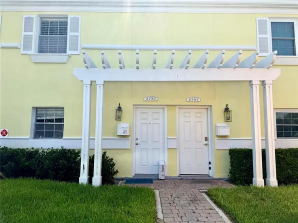 3751 Pompano Dr SE #3751, Saint Petersburg, FL 33705