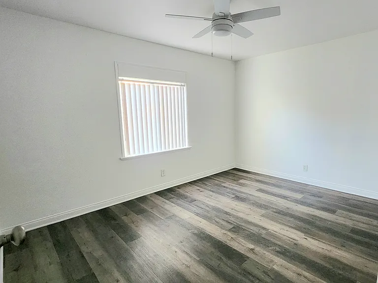 1002 N Merced Ave — Photo 8