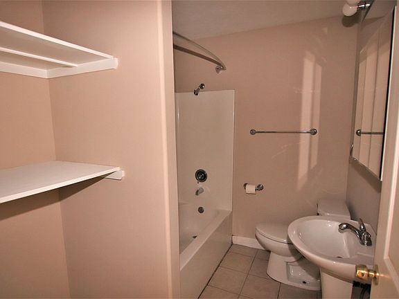 4th image of 3735 Nightingale St