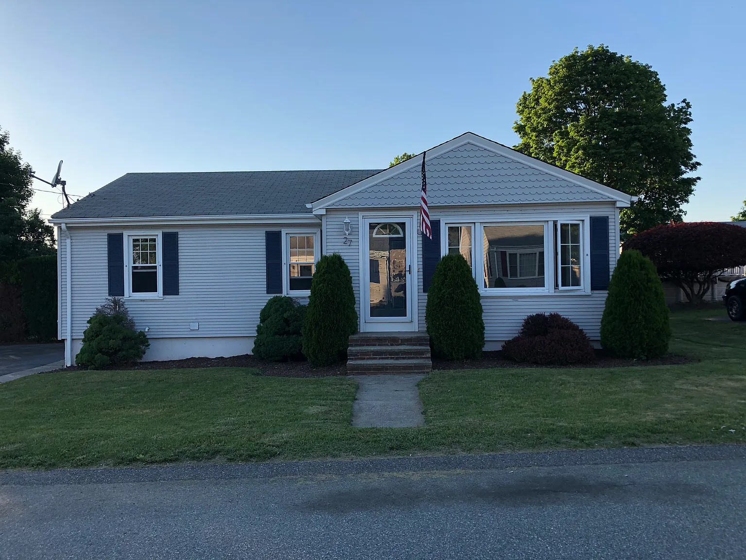 27 Pleasant View Dr — Photo 2