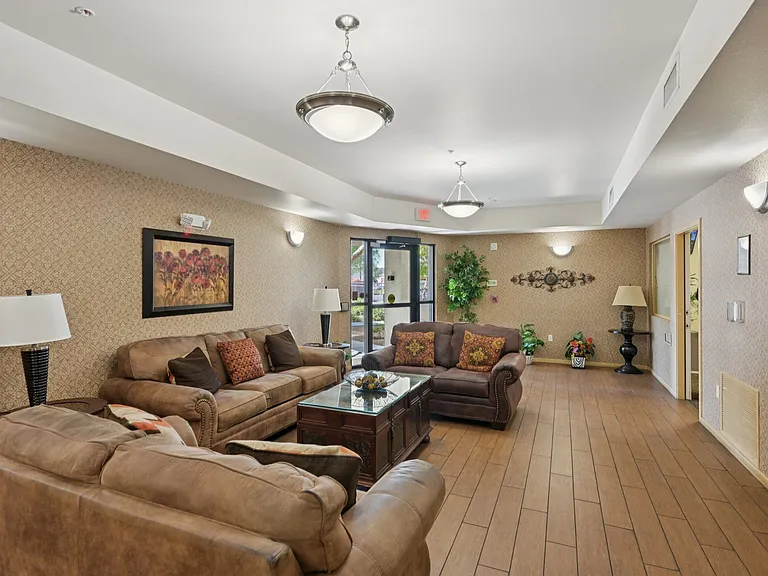 Washington Pointe — Photo 15