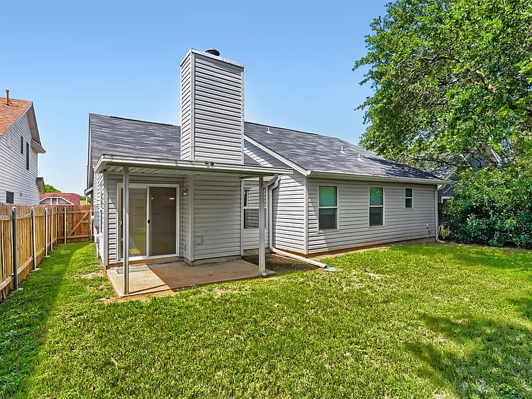 2608 Piping Rock Trl — Photo 25