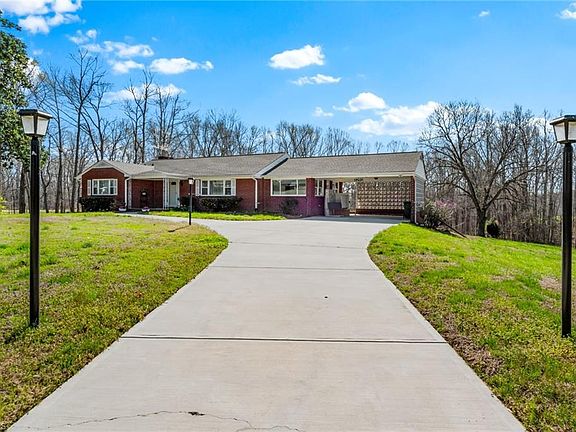 3rd image of 3291 Burton Rd