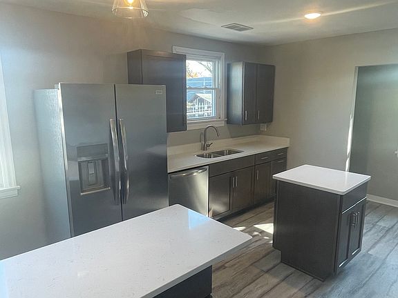 2nd image of 2039 Fairfax Ave #2