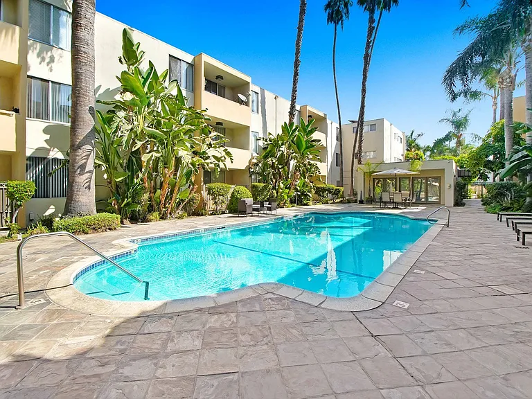 Balboa Court — Photo 9