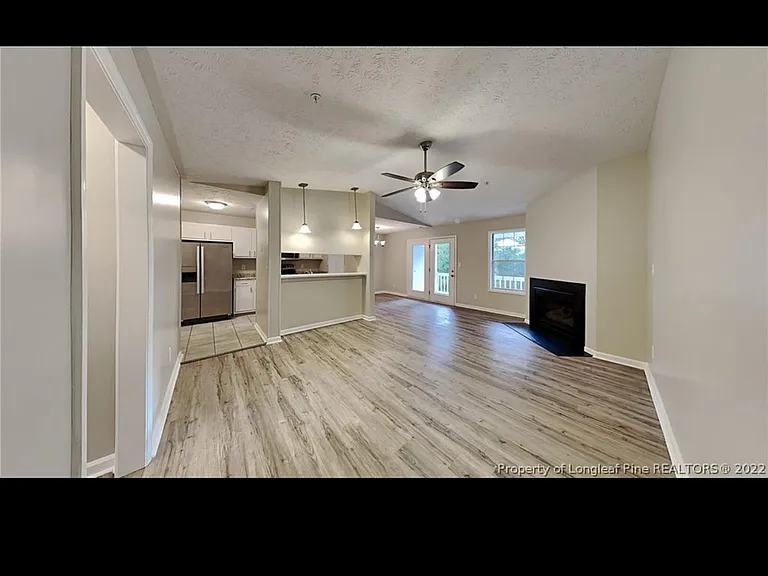 225 Waterdown Dr #11 — Photo 1