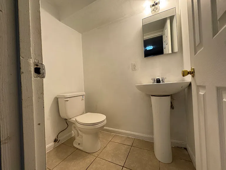 6404 Kaslo Ct — Photo 9
