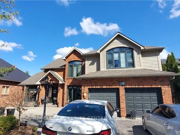 707 Mohawk Rd, Hamilton, ON L9G 2X1