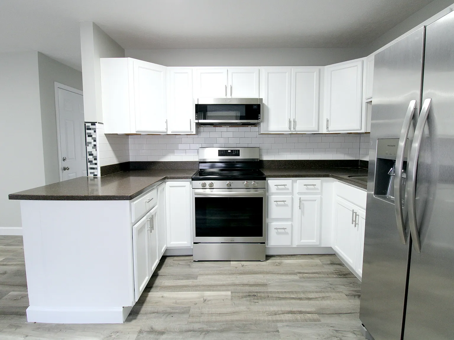 3 bed, 1.5 bath, 1274 sqft, $1,550 — Photo 1