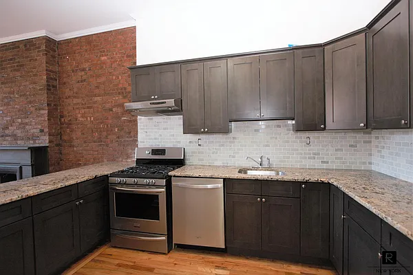 Rented by R New York | media 11