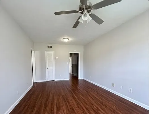 2 bed, 950 sqft, $1,200 — Photo 3