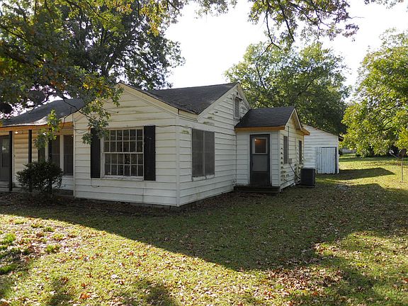 2nd image of 411 N Lindsey St
